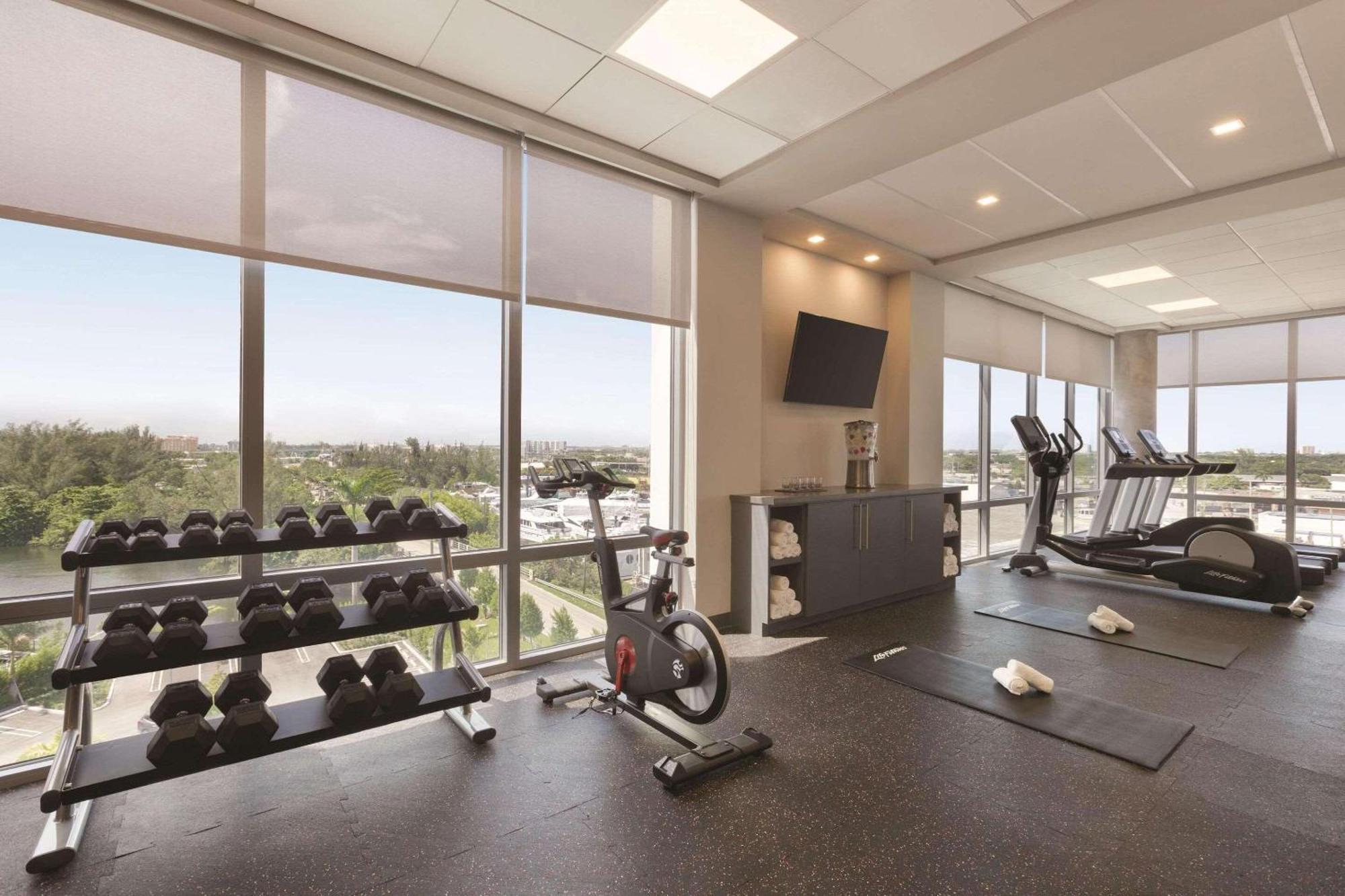 فندق Radisson Red Miami Airport ميامي سبرينغز المظهر الخارجي الصورة