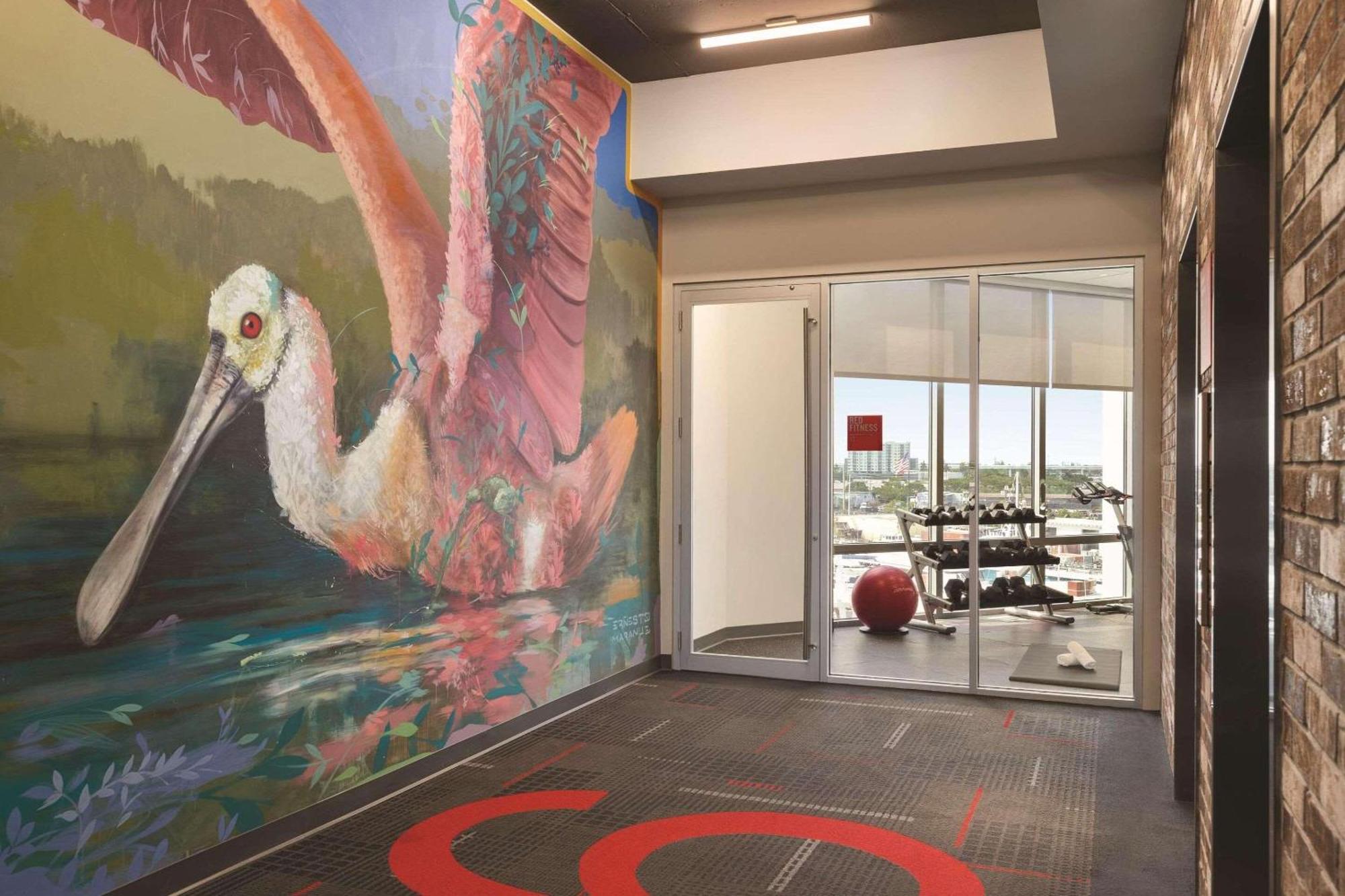 فندق Radisson Red Miami Airport ميامي سبرينغز المظهر الخارجي الصورة