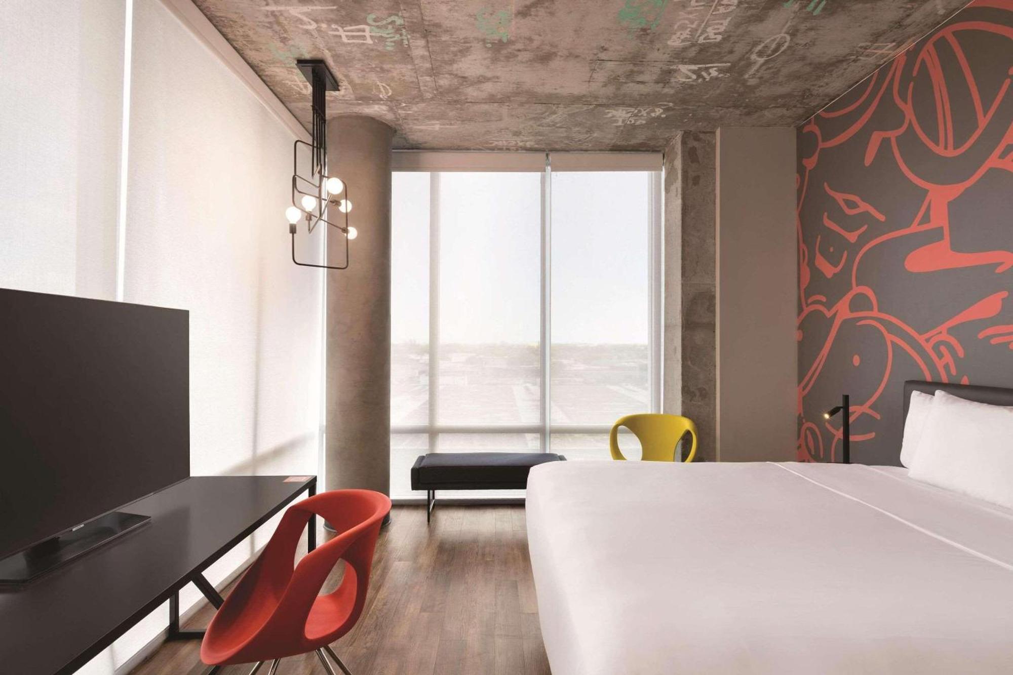 فندق Radisson Red Miami Airport ميامي سبرينغز المظهر الخارجي الصورة